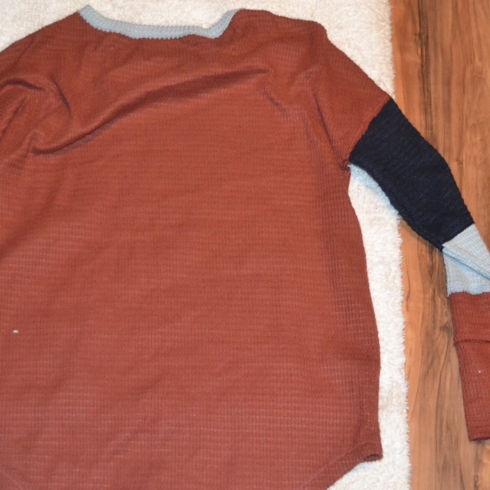 Waffle Weave Shirt. Size XS, but will fit bigger! NWOT - Picture 3 of 4